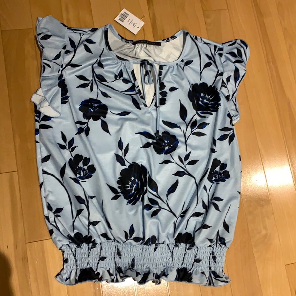 NWT Suzy Shier Short Sleeve Floral Print Blouse - size S